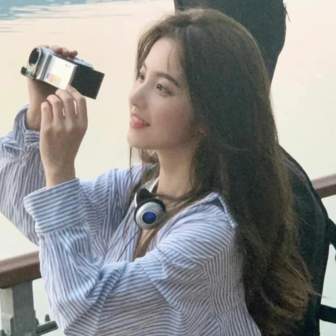 晚星不借光自成烈焰